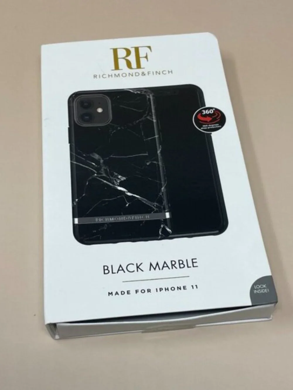 Richmond & Finch | Black Marble iPhone 11 Case